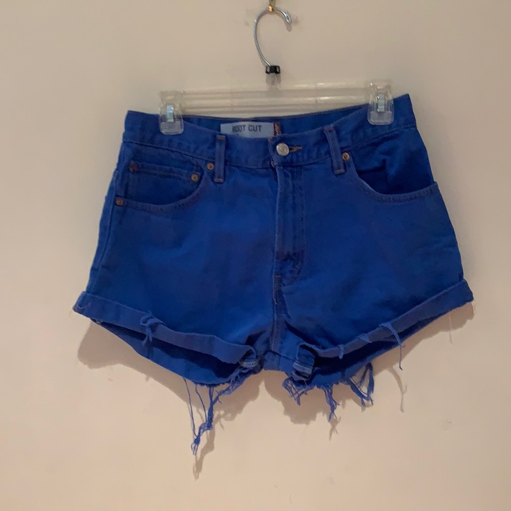True blue Levi’s 517 shorts